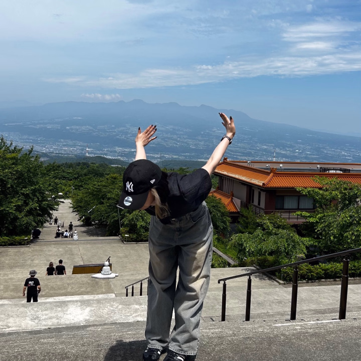 こんにちは🙂

今日も元気に出勤しましたっ！


今日はちょっとふざけてる写真選んでみたけどどうですか？？
感想待ってます笑笑


旅行の話聞きに来てください！！
まってるよーーー🦕