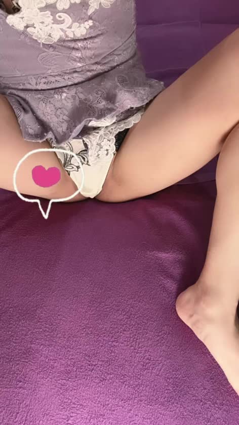 自分で広げるんじゃなくて
お兄さんに広げてもらったら
興奮しちゃう…かも🫣💓

中も脱がせて
たーーくさんながめて？🥺