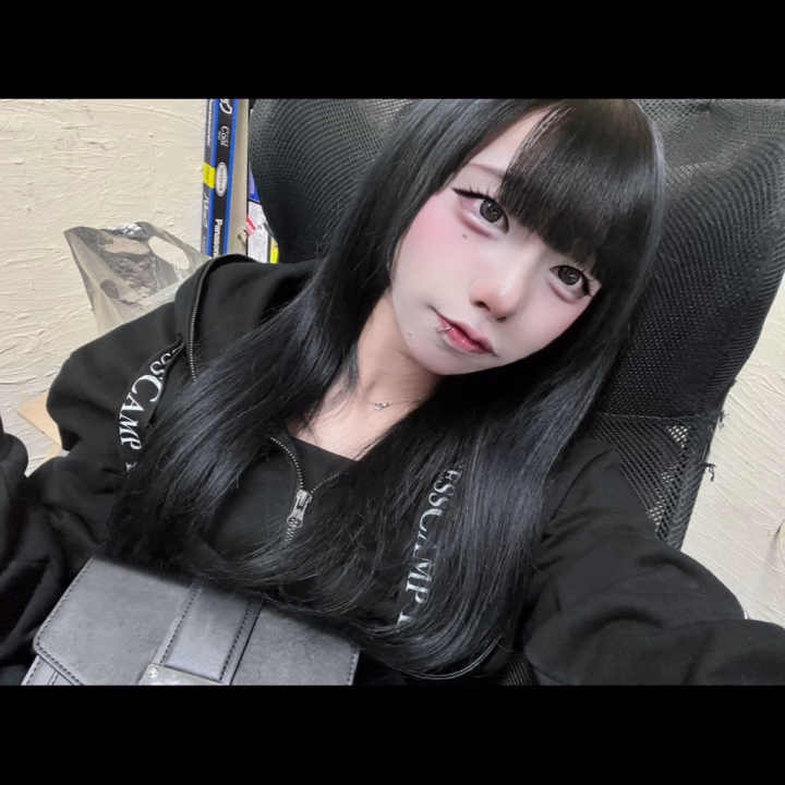 こんばんにゃん🌙*ﾟ🐱

まだまだエッチし足りなく無い？

一緒にお兄さんと
濃厚なイチャイチャタイム
過ごしたいなぁ〜
(   ˙꒳¯  )ﾁﾗﾘ✨✨

まだ来たことないから
どんなこと出来るか分からないなら
一緒にあれしたいこれしたいって話し合いながら楽しくイチャイチャしよぉ〜
(/ω・＼)ﾁﾗﾁﾗ💓🔞

まだまだ🈳あるし
すぐいけるから
会いに来てくれるの
待ってるにょん🫶💕