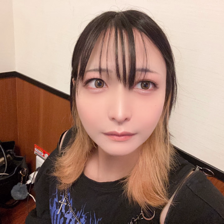 るいです(๑˃̵ᴗ˂̵)

昨日はカラオケ屋さんで自撮りいっぱいしました😍笑

今日も元気に出勤してるので、会いに来てくれたらうれちぃな💕
たくさんいちゃいちゃしよーね💓