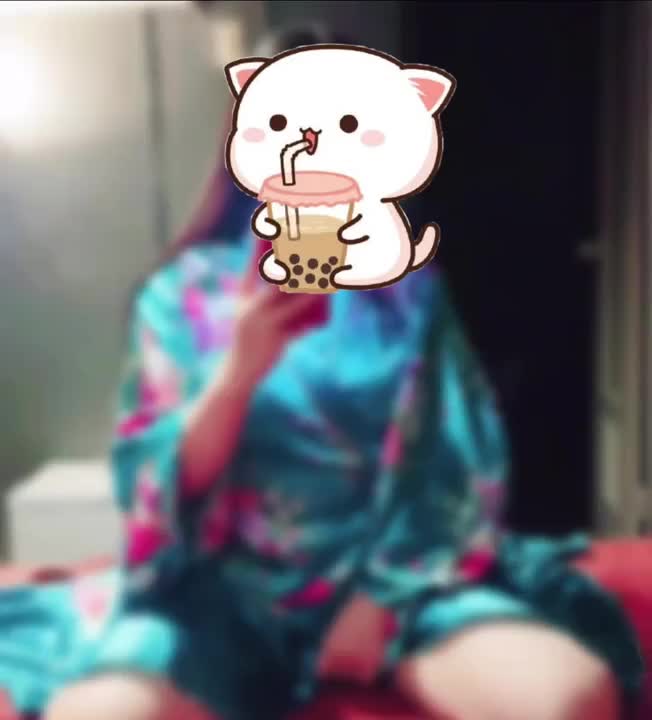 少しだけパンチラ🫶🏻
お気に入りの下着を着けると気分も高まってやる気も上がるね⎛˶'ᵕ'˶ ⎞

今日は雨が降ったりな日だけど
雨の匂いってどことなく好きです

雨の匂いを吸うと
なんだか懐かしい気持ちになるな☔️