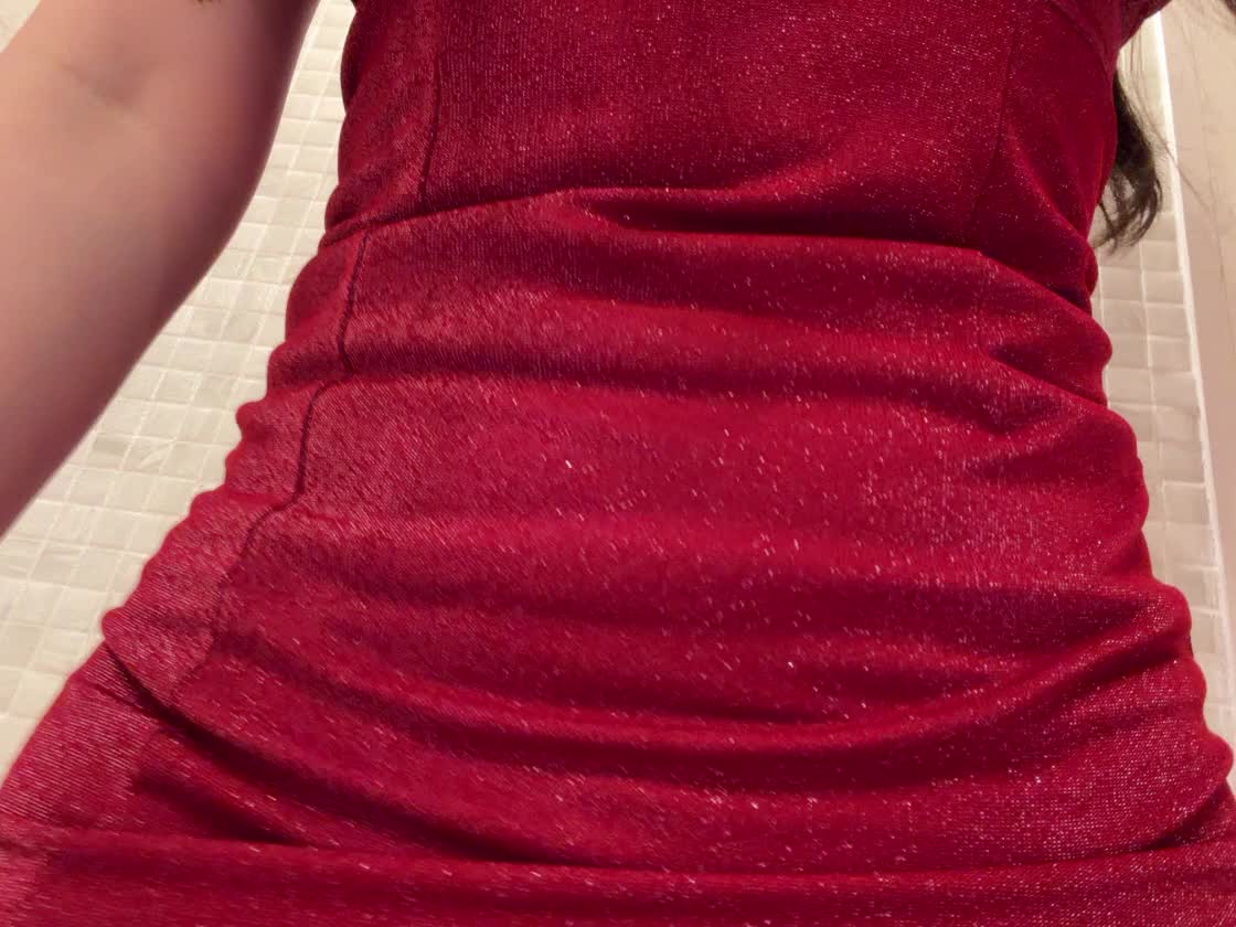 今日も赤ドレス👗です✨✨
基本ドレスはタイト系が多め！