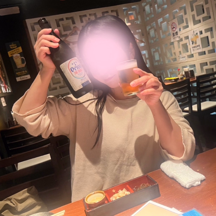 こんにちは、かこです🌞


みなさんはお酒普段飲みますか？

わたしはお酒好きで、
普段は飲まないんですが、
飲む時はしっかり飲みます🍻笑


特にワイン、芋焼酎が好きです！
写真はビールだけど🤣🤣


いつかお兄様と晩酌とかも
してみたいなぁ…✨



かこ🫧
