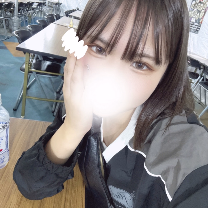 お久しぶりです！！
女の子の日が終わって1週間以上ぶり？に出勤です‼️

1週間え◯ちできなくて溜まってるので
いつもより感じちゃうかも🥺

15-24時でお店います！

ろあ📛