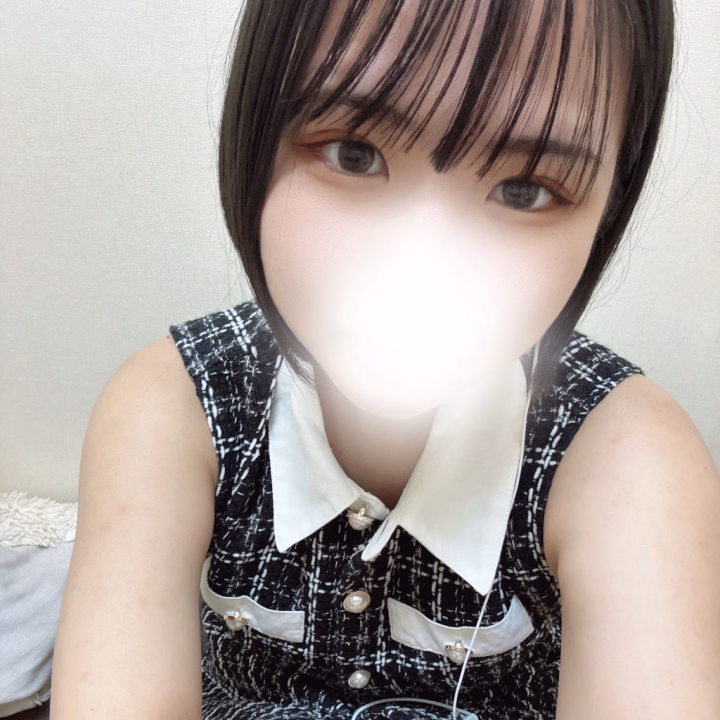 今日も15時からいます‼️

ろあの得意なことはフ◯ラ🍌💦
じっくりねっとり気持ちよくするね？🥺

いっぱい感じてくれたら興奮しちゃう💕

お部屋で待ってるね🫶🏻🫶🏻

ろあ📛
