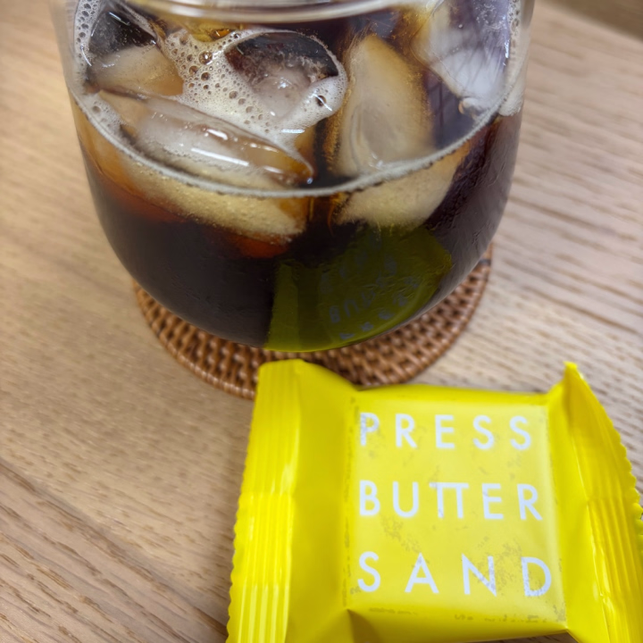 こんにちは♪
暑いけど天気が気持ちいい☀️
作業をしながら、コーヒーと仲良しさんからの差し入れでいただいたお菓子を楽しんでます🥰☕️

今日は、19:30-23:00で出勤します⭐️
お誘いしてくれたら嬉しいな☺️💕
待ってますね？♡