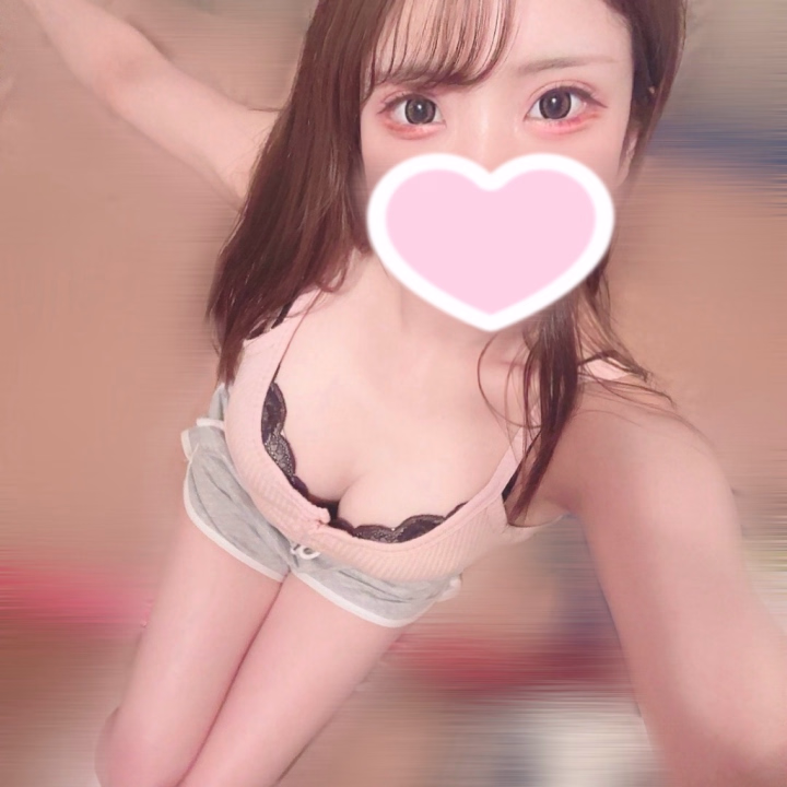 おはよう〜！！

最終日出勤しました𑁊^. .^𑁊♩

朝からサッカーやってて
途中まで見てたんだけど
1点目決めるところまではちゃんと見れてよかった⚽️❤️‍🔥

今日も雨が降ってるけど
ラスト悔いのないように
遊びに来ていただけたらうれしいです🌷