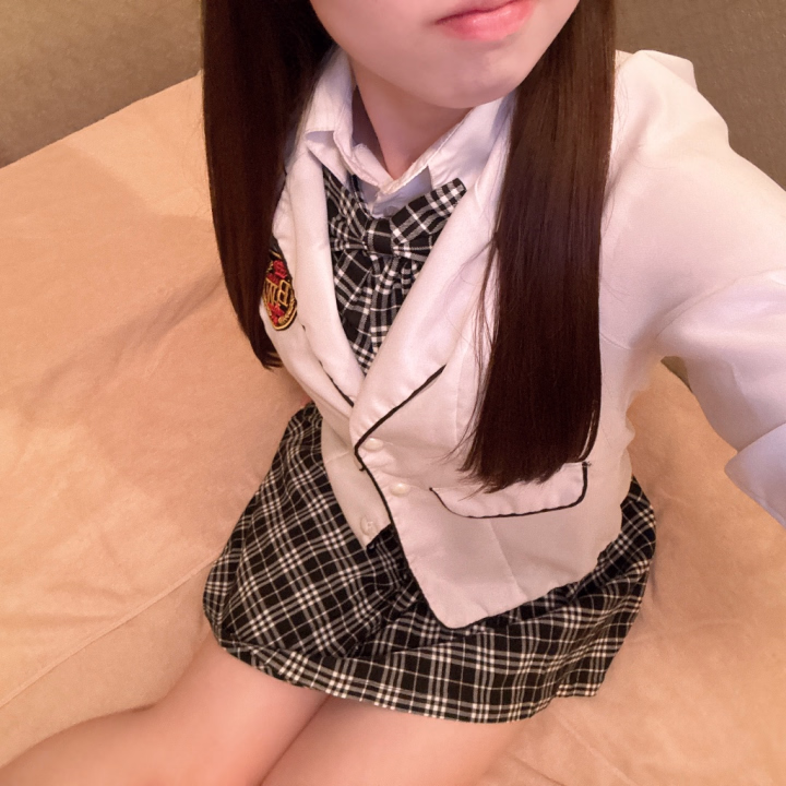 なこです！

おはようございます！
姫路3日目✨

昨日もたくさんのお兄さんに会えて
うれしかったよ〜🥹

今日は朝からなんだかじめじめ、、💦

そんな日はなこがお兄さんのこと
いっぱい気持ちよくしちゃうからね💕
ハッピーな気持ちになれるように
なこがんばっちゃう☺️

お誘いたくさんお待ちしてます🫶

なこ🌸