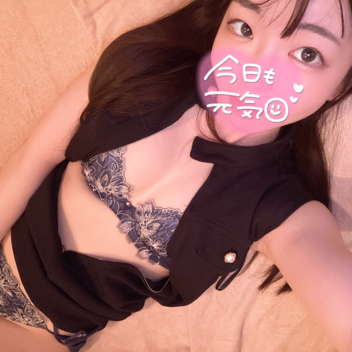 なこです！

おはようございます☺️
昨日会いに来てくれたお兄さん！
ありがとうございました🙇‍♀️🙇‍♀️

長い時間でのご予約やお写真指名もうれしかったです♡

姫路らすとです✨
今日は19:00までなので
早めに来てくれるとうれしいなぁ🫶

なこ🌸