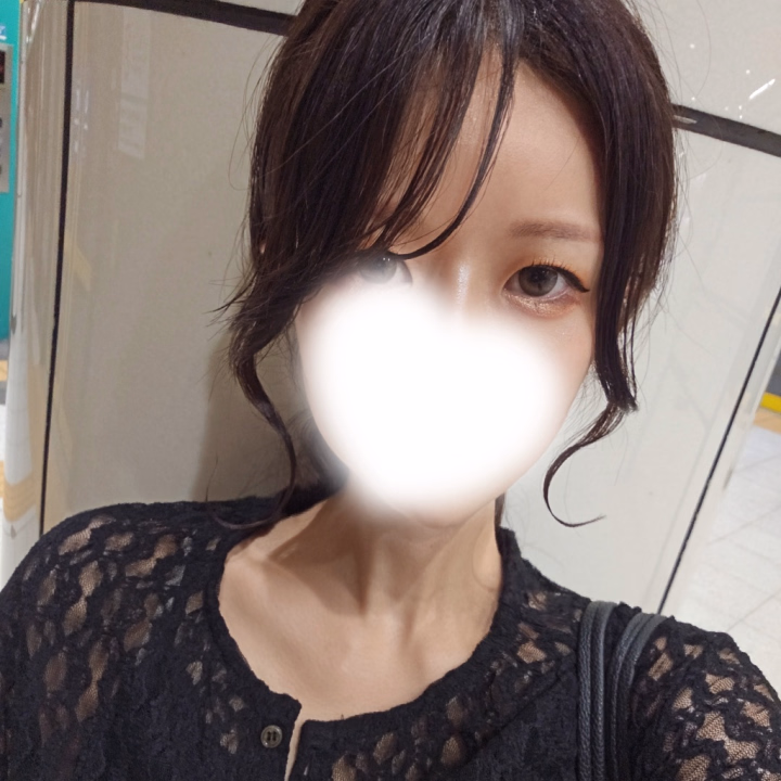 はじめまして、ことなです🌙🐰
この業界でお仕事するのは初めてで、緊張しちゃってるかもしれませんが…会いに来てくださった皆さんを癒やせるように一生懸命頑張ります💪🤍
色んなお話お聞きしたいです🫶
これからよろしくお願いします🌷* ゚