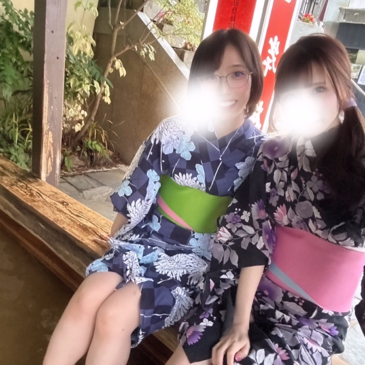 伊香保温泉で足湯入ってたら外国の方に
「後ろ姿で大丈夫なので動画撮らせて！」って頼まれて撮られちゃった💓

前からでもいいのにー♡笑



浴衣着るとウキウキしちゃうな♡