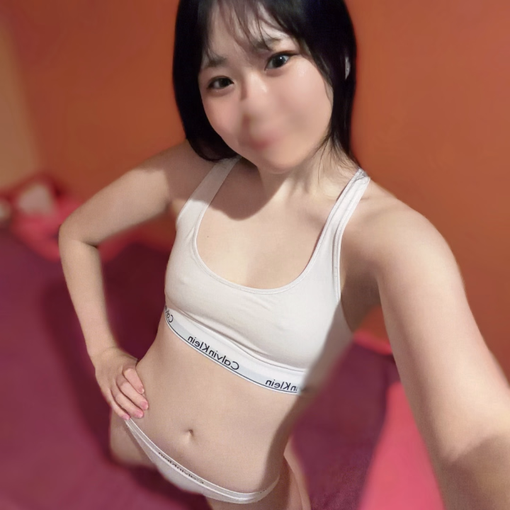 コキンちゃんの下着姿どうですか？🥹🩷

少し恥ずかしいけど撮ってみました🙈📸

腰に手当ててとったらすごいスポーツマンみたいになっちゃったꉂ🤣𐤔

本当は運動全然できません👍🏻🌟

まだまだコキンちゃん出勤中なのでお待ちしてます🎶