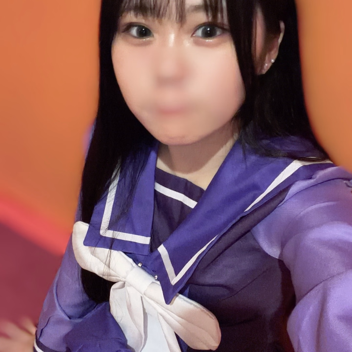 紫色の制服初めてきたよ笑笑

ウマ娘らしい🐴♡

鬼滅とかのコスプレもあって面白いよ❕

色んなコスプレ着てみたいなぁ🤭🤍🤍