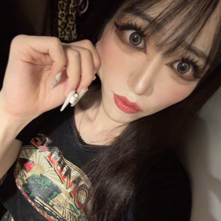 精子も溜まってて
すごくむらむらしてるんだ
掘って掘られてえっちなこと
したいんだけど、お相手いますか？