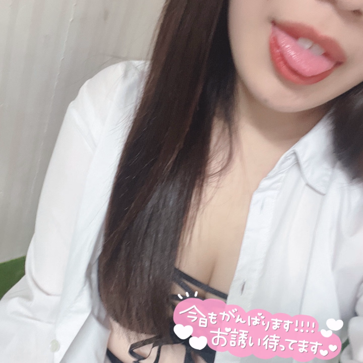出勤！！

25じまでいてます❤️

ぜひ遊びに来てね💕︎

ご予約ご来店お待ちしております🎶