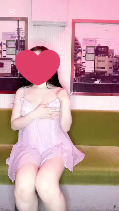 電車で脱いじゃった♡♡🫣💖

絶賛ふわふわオッパいみてね💕︎