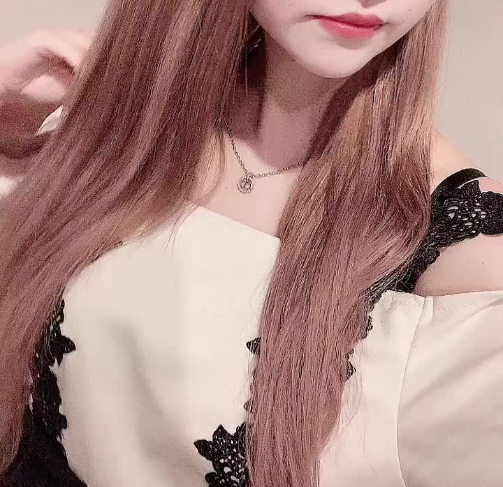 こんにちは🌼*･

今のゆいかのお○ぱい
この動画よりも
ちょっと大きくなってるかも？！😳

お兄さん方が
いっぱい気持ちよくしてくれるからかなあ🤭💖

これからも
いっぱい気持ちよくしてね？❤️‍🔥

ゆいか
