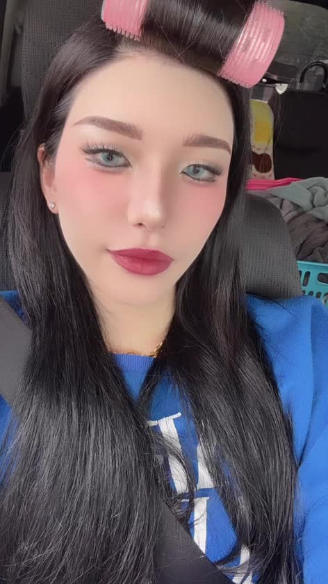 👩🏻🩵👩🏻🩵