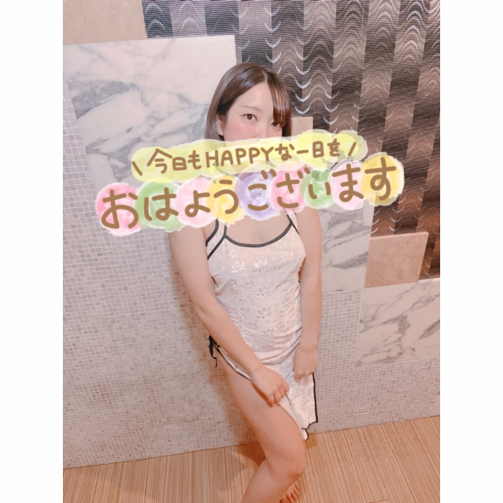 おはようございます(*^^*)☀️


今日は12~24時です︎💕︎🎶


当日予約も大歓迎です！！
今日暑いのでお出かけの際は
気をつけてくださいね🥵🍀