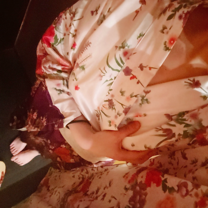 おはよーございます！

出動中です〜💘

今日は紫！💜‎🤍
最近短いのが多かったけど
今日は長めの浴衣です🥰

でも実はお兄様方からは
短めが好評…！
長めの丈でもかわいいよって
してほしい〜！、！

今日もお待ちしておりますっ💕

鈴羽-すずは-🍀