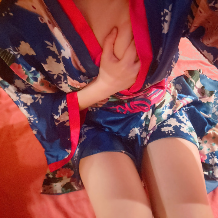 夜だよー！！

サプライズできてくれた
仲良しさんありがとう🥰🥰
まったり時間最高だった〜！！
また会おうね💕︎💕︎


この後の仲良しさんも
準備万端でまってるので
気をつけてきてね🚗³₃

鈴羽-すずは-🍀