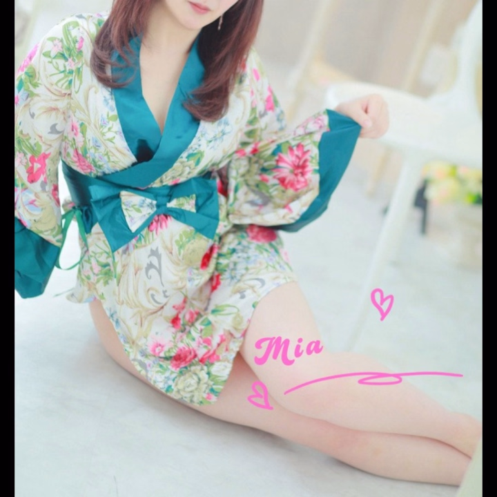 搾精研究所　みあ





おはようございます☔️

 

今日は24:00まで🕯️

 

 

 

初めましてのお兄様
3Pで来てくれたお兄様
ありがとうございました😊

 

ちょっとしたハプニングもあったけど…🤭

いろんなとこ触ったり舐めたりして
たまに責め合ったりしながら
気持ちよくなってる姿見れて
めっちゃ嬉しかったな〜♥️

お話もいっぱいできて
エロ楽しい時間でした😚💕

 

 

 

今日は朝からちょっとドキドキしてて…

お兄様はどんな気分で起きた？🥱

 

 

可愛いって言ってもらえたり
つい触りたくなるって言われること多くて
そんなふうに思ってもらえるの

嬉しいなぁって思ってるよ♡

 

 

 M性感ってまったりイチャイチャもできるし

ちょっといじめたい人も楽しめるから

どっちも好きな人にはぴったりやんね😈 

 

 

ゆっくりじわじわ触られるのも

ちょっといじめられるのも好きやから

どっち派か教えてほしいな♡

 

 

お兄様の好み、こっそり聞かせて？😌

 

 

 

🕊️美波　みあ🕊️