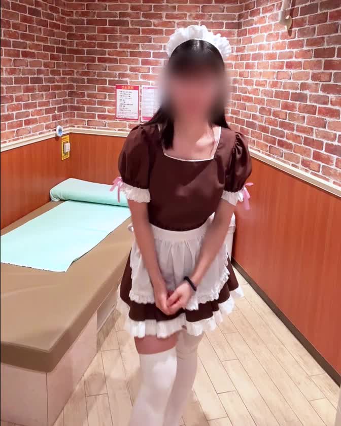 昨日ご帰宅してくれたご主人様、
楽しい時間をありがとうございました🥰

いつもの温かくて優しい空間が、
とっても心地良くて、

私のことを覚えてくれていて、
こうしてまたお会い出来るのが何より嬉しいです☺️⸝⸝



♡｡.ꕤ……………………ꕤ.｡♡



ご主人様は春の甲子園観てますか？⚾️🌸


私は(どちらかというと夏の甲子園🍉⚾️)の方を観ていて、
テレビ付けた時にやっていると時々観るんですが、

今日からとある高校でアメフト部の子が来ているようで、
甲子園に来た理由を問われると、


「飛んできた球からブラスバンド部を
守るために来ました(`･ω･´)ｷﾘｯ」


って答えてて…



その心意気がカッコイイし、


めっちゃ健気！😳



ブラスバンド部の子の近くで
アメフトのユニフォーム着た子が、グローブ付けて
ズラっと縦に1列に並んでました(っ`•ω•´c)

異色のコラボ🤣⚾️✖️🏈

なんだかその光景にジワジワきてしまいました😂