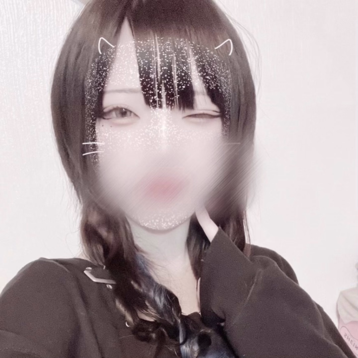 今日も元気に出勤してるよ！✊🏻

可愛がってくれるお兄様お待ちしてますっ👶🏻⭐️

ラブコール鳴らしちゃって？📞❤︎