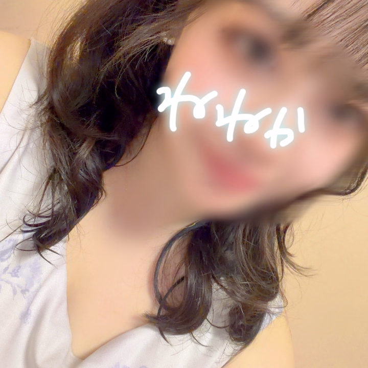 また日記消えた🫩ねねがなにしたっていうのよ🫩🫩⚡︎⸒⸒

さて切り替えて（笑）
今週末と7月のシフトです🌻

🫧.: 💗･:* .🫧.: 💗･:* .🫧.: 💗･:* .🫧

6/28　19:00~24:00
7/4　13:00~24:00
7/5　20:00~24:00
7/11　16:00~24:00
7/25　9:00~18:00

🫧.: 💗･:* .🫧.: 💗･:* .🫧.: 💗･:* .🫧

7月はもうちょっと出すんだけど
連休辺りがまだ確定してなくて＞＜
ひとまず出せる範囲でのせたので
早めのお誘いお待ちしております🎶

トークからの方は
◯予約のお名前
◯ねねに会いたい日付と時間
◯ねねといたい時間（50/65/80 組み合わせも自由です🎶）
◯仲良しさんか初めましてか
をおしえてくださいね૮ ᴗ͈ˬᴗ͈ෆა


お誘いお待ちしております🎀
今日から日曜日まで毎日映画館にいる！わら
たのしんできまーす🍿


ねねか🐈🧚🏻