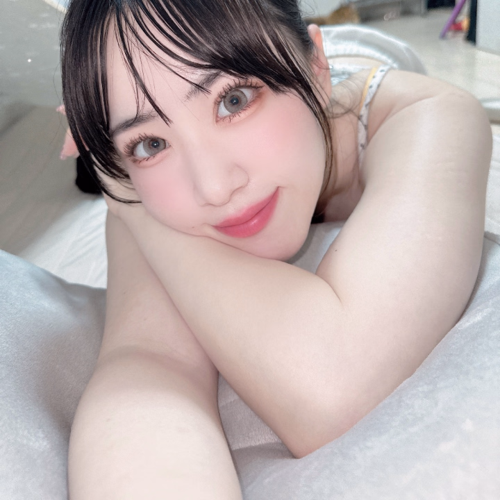 一緒に横になってイチャイチャしよか❤️❤️


今日も待ってるね💕︎