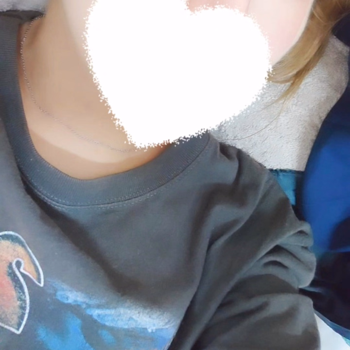遅くなっちゃった💦
今日は雨凄かったねえ
お家でた瞬間からびちょびちょ(тᗜт)
今はどうかなあ??
女の子の日前でいつもより
えちえちしたい気分なんだけど…(,,> <,,)
らんと沢山遊んでくれる
優しくて楽しくてかっこいいお兄ちゃんどこかなあ?
今落ち着いてるから
行こうかなーって迷ってるお兄ちゃんいてた来てくれると嬉しいな(⑉・ ・⑉)
お手隙の際に遊びに来てねっ
まってるよ〜♡