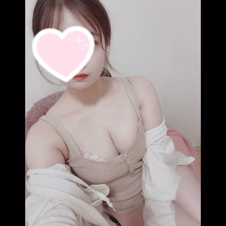 💌´- 22:30ごろのお兄さん

今日はありがとう( ᴖ⩊ᴖ )🩷
今頃1人飲み楽しんでるかな？？🍶♡

はじめての風エスってことで、
みくも気に入ってくれるかドキドキしたけど
最後はこっちのが好きかもって言ってくれてうれしかった(ˆ╷ ̫╷ˆ)👍🏻💕

わたしのお仕事のこと褒めてくれたり、
なにより好きな映画のジャンルおなじすぎて
たーーくさん映画の話もできたね🍿🎬
久々にいっぱい話したあの映画、みたくなった( Ꙭ )笑

また会った時にはNetflixで観たいっていってたの配信されてますように⭐️
おすすめしてくれた映画も観ておくね✨
