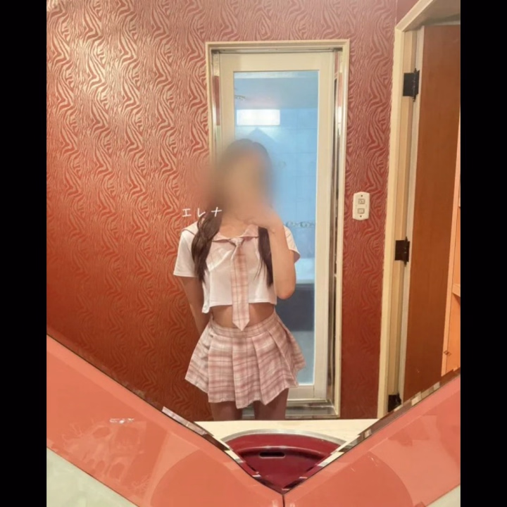 エレナです🪄︎︎◝✩



4月も出勤日数少なめでしたが、
たくさんの本指名のお兄さん
はじめましてのお兄さん
ありがとうございました🥰🥰



5月は中旬から下旬は
あまり出勤できない予定なので
前半はたくさん出勤する予定です！✨️


タイミング合うお兄さんは
会いに来てくれたら嬉しいです😆



本日は10:45から出勤します‪( . .)"‬
ご予約ご来店お待ちしております👸🏻💕