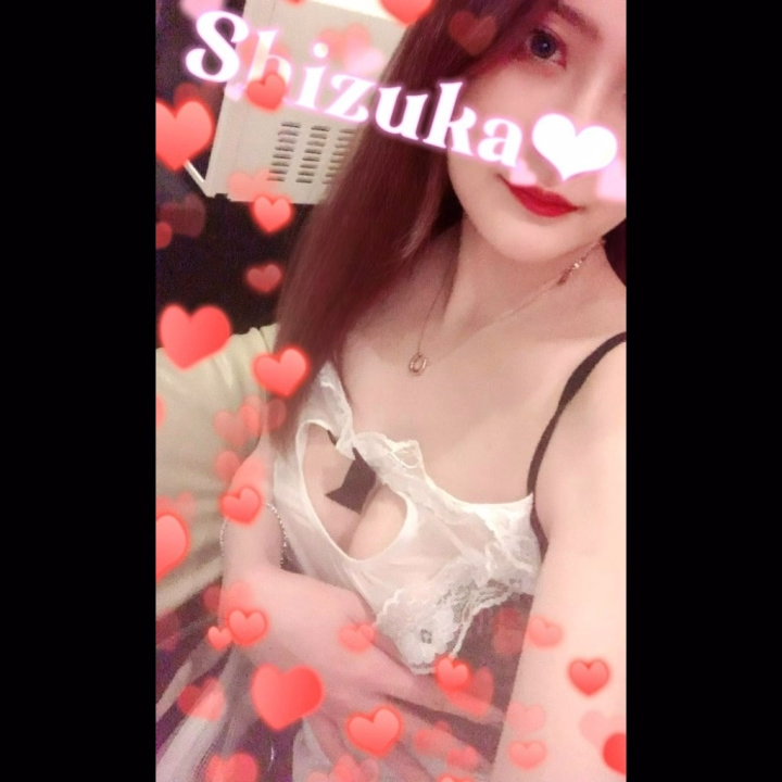 こんにちは☀️
本日18〜22時で出勤致します❣️
優しいお兄様方、元気チャージ🍻しながらお待ちしております╰(*´︶`*)╯♡笑