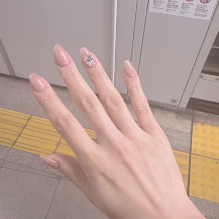 今日は会いに来てくれてありがとう🥰  

今日もめっちゃ楽しかった！！  
ほんまにありがとうね😳✨  

お金払って会いに来てくれてるのに、  
逆にららのほうが幸せもらってる気がして  
なんか感無量です🥹  

まだラストちゃうのに  
ちょっとしみじみしてしまった😂😂  

そして最近は粘膜の荒れのせいで  
日記の更新がちょっと止まってるけど…  

そのうちまた普通に  
再開できるように祈っといて　笑  

また書くからね🐷  

じゃあまたねん👋💓
