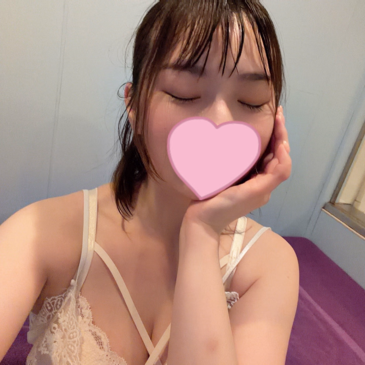 帰ってから寝てました😴
でもまだ眠たい🥱笑

みんなもわたしも
今日も1日お疲れさまでした🤭

明日も出勤します🫶🏻
あとひと枠くらいは
予約空いてそうでした🤔

ではではおやすみなさい🌙𓈒𓂂𓏸