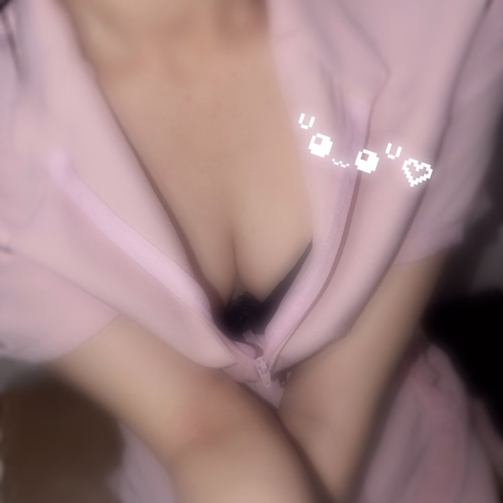 本日もスタートからありがとう🫢💖

16時までいるのでお会いできたらいいな。


えちえちな写真撮り慣れないよ~💦