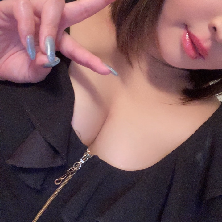 優しいお兄様に感謝🥹💗

ドキドキだった洗体も、ゆうかのたわわなところで気持ちよくなってくれてよかった🥰💕

「緊張しなくていいよ」
「完璧にやろうとしなくて大丈夫だよ」

って優しく声をかけてくれたお兄様が本当に優しすぎて、涙が出そうになっちゃいました🥹🤍

いろんなところでたくさん気持ちよくなってくれて、その笑顔が見られてゆうかもすごく嬉しかったよ🥰

このあともまだまだ頑張るので、優しいお兄様との素敵な出会いを楽しみにお待ちしてます💗