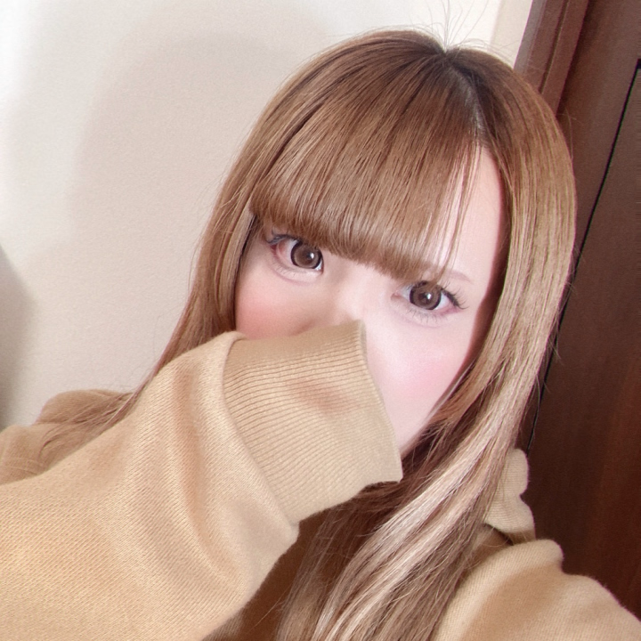 こんにちは🌞


今日はひさびさの出勤です❣️


15:00～23:00


おります🙋‍♀️


ぜひ遊びに来てくださいませ🍑


お待ちしてます🌟
