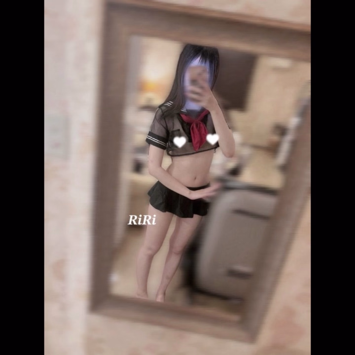 りりです！この後急遽21:30〜
出勤します꒰ᐡ´т ‧̫ т ̀ ᐡ꒱💘


退勤時間はいまのところ未定なので
はやめに会いに来てくれると嬉しいです🫶🏻


じゃあまたあとで✧✧