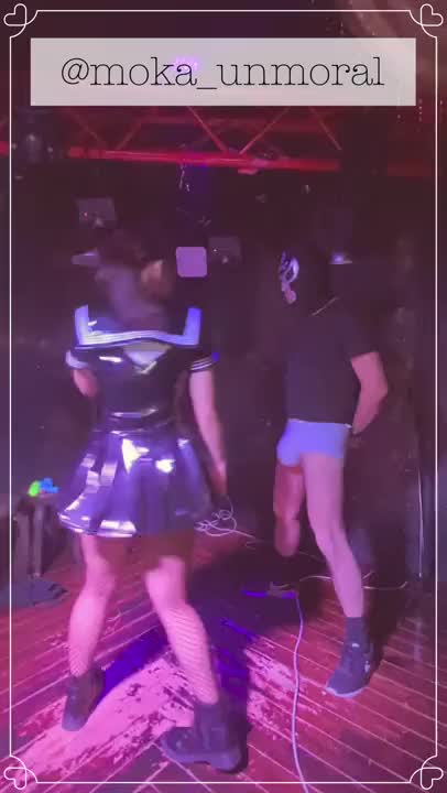 やほやほほん(｀・∀・´)もかだょ？

久々に金蹴り動画🎥出してみるww
金蹴り動画って何だか普通のプレイよりも熱い人気があって海外からも歓喜の声が届いたり？ww

反応の伸びが良いのなんのww

自分が受けれない人も受けてる人のを見て興奮して満足もできるのかしらね？

この人の金玉は常人な金玉ではないので思いっきりできるけど、優しめ金蹴りも調節可能だよww
 
金玉責めの世界は奥が深いよねww

次回のもかアンモラル出動DAYは……今週の27日(土曜)17:00〜23:00だょ❤︎
ご予約お待ちしてるねーー？？