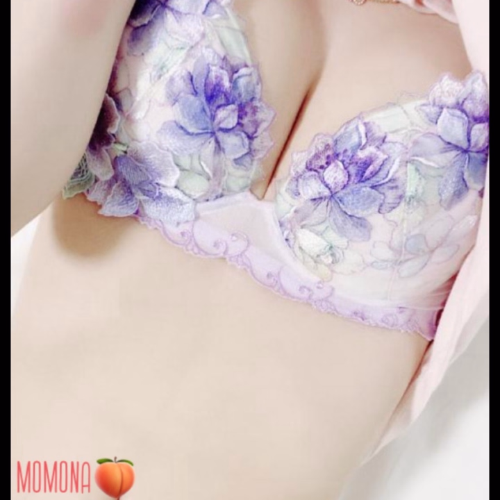 力士のケツに欲情中の
ももなです🍑

昨日と一昨日は、
力士のケツを観に江名港と寺へ…
と、いうのも
ケツ好きというのもありますが
ただ単に塩ちゃんこが
純粋に食べたかっただけで🍲

マジうまでした🤤💯
レシピ聞こうとしたぐらい🫶🤣

そして、
力士のケツを盗撮して
お腹もフォルダもいっぱい🈵

楽しい一日でした✨✨