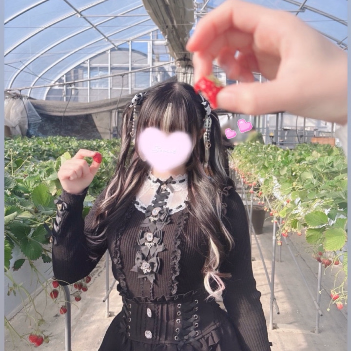 昨日は元、池袋バイオのお友達と
いちご狩りに行ってきました🍓🤍


初めてのいちご狩り楽しすぎたー！
毎年行きたい🥹🍓🍓


さて、今日は早めに出勤です💭


明日から地元帰るので会いに来てーー（ ;  ; ）


よろしくお願いします🥺💕


くれあ🐶
