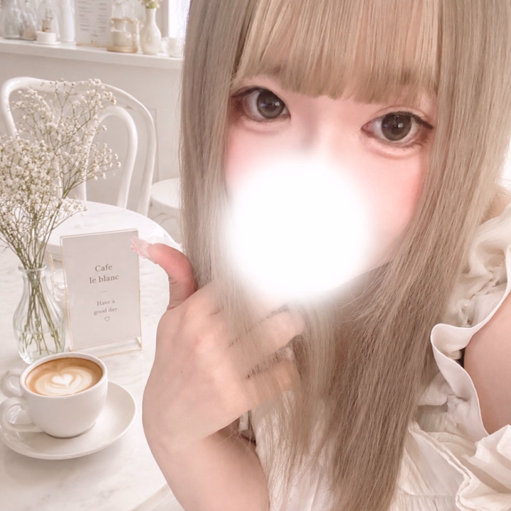 週末いるよ！
イメチェンして髪色が猛烈に明るくなりました💡
見にきて💕
