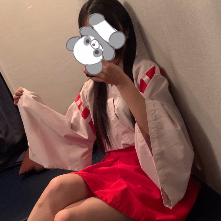 この間巫女さん着たのみ見て〜！
いろんなコスプレ着せてね(*´꒳`*)