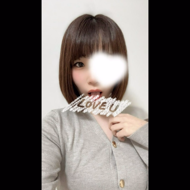 本日14時からです✨️
ご予約枠あと少しです><
ご予約頂いたお兄様方ありがとうございます❣️お会いできるのとっても楽しみ♡♡

実は髪をばっさり✂️切っちゃいました!!!ひめの的には結構似合ってると自惚れてます..笑
ボブ派のお兄様には刺さるかな( ˶'꒳'˵ )♡ロング派もひめの見てボブ派になってくれてもいいんだよ~♡
ぜひ現実で見に来てね👀✨

満枠なったら嬉しいな~💭待ってます♡