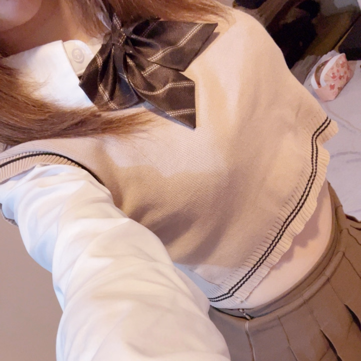 キスマークとかより
お兄さんの記憶に残る女の子に
なりたいなあ💭


ふとした時にれいのフ◯ラ
気持ちよかったなあとか


おっぱいふわふわだったなあとか


思ってくれたら嬉しい