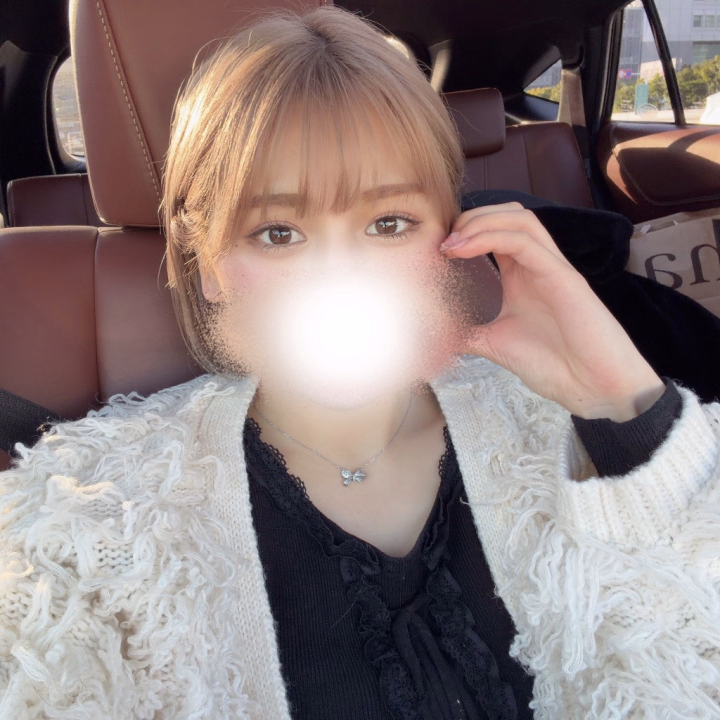こんばんは！
またまたこんな時間に寝れないので💦
次回出勤4/4です！
今月休日出勤が4日オンリーなのでぜひ遊びに来てね！
そしてそして…久しぶりに吉原に現れます！4/10(金)は吉原出勤なので、癒された人攻められない人是非是非お待ちしてます♡マットプレイなので普段見れない私が見れるかも…😳