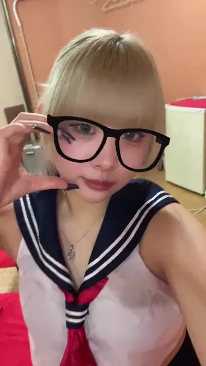 お兄さんにあいたすぎてるよぉ🥺

お兄さんはいちごと会いたくない？

たくさんご奉仕しちゃう

お兄さんのいっぱいほしい🍼🍼