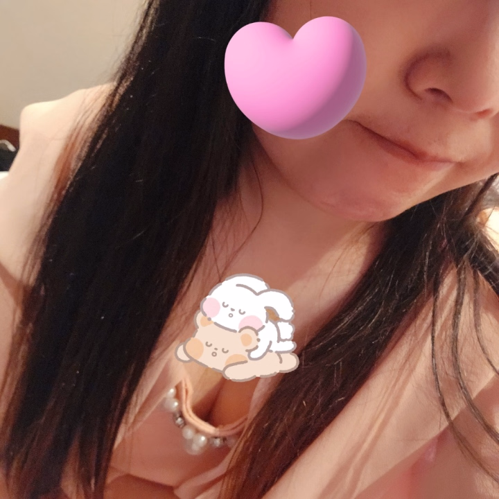 こんばんは🌠

なぎです🌼

今日も21時から24時まで出勤してます💞

最近暑くなって、シャワーあびるとさっぱりする〜

一緒にシャワー浴びて、ヌルヌルマットしてくれる人待ってます(*´艸｀*)

　　　　　　なぎ